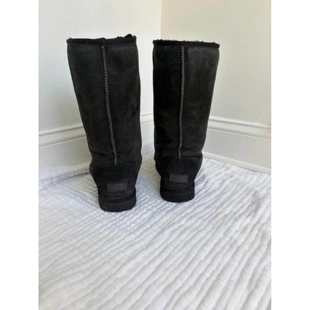 UGG Classic Tall II Black Suede Sheepskin Boots Women’s Size 8